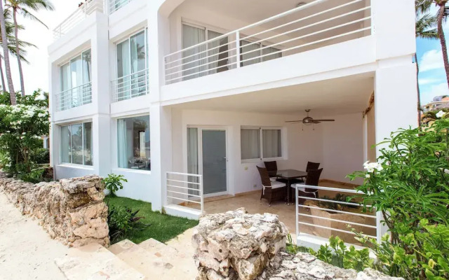 LOS CORALES VILLAS and SUITES