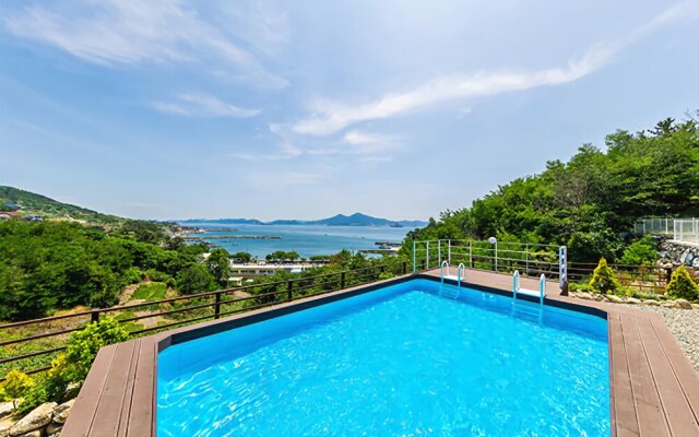 Geoje Mountain & Sea Pension