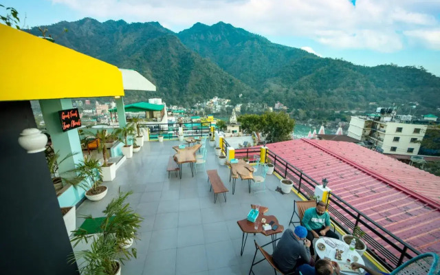 The Hosteller Rishikesh Max