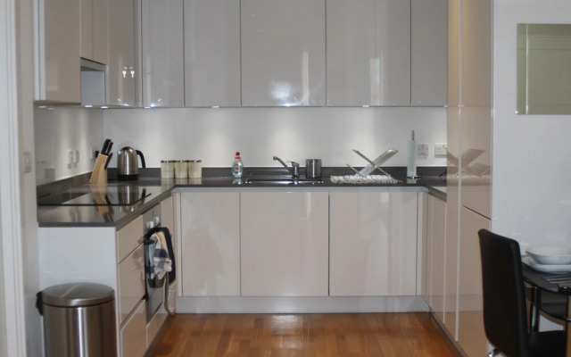 Stratford Luxury Apartment
