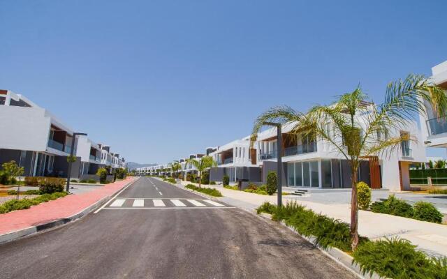 Emerald Seaside Residence At Four Seasons