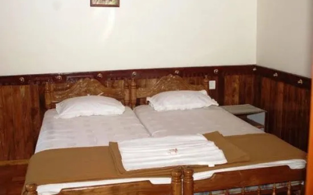Indraprastham Houseboat