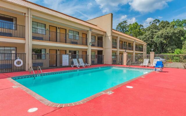 Motel 6 Lake Charles, LA