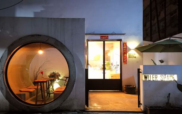 Unique Space Design Art Hotel