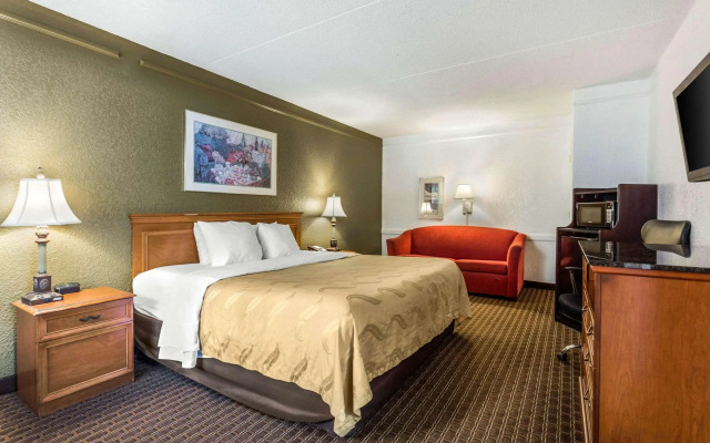 Quality Inn & Suites Airport