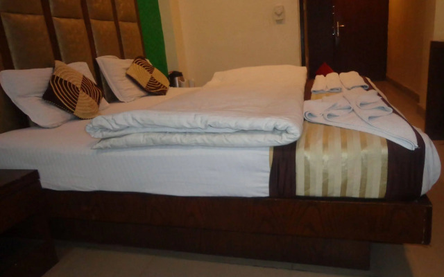 Hotel Guruvas Inn