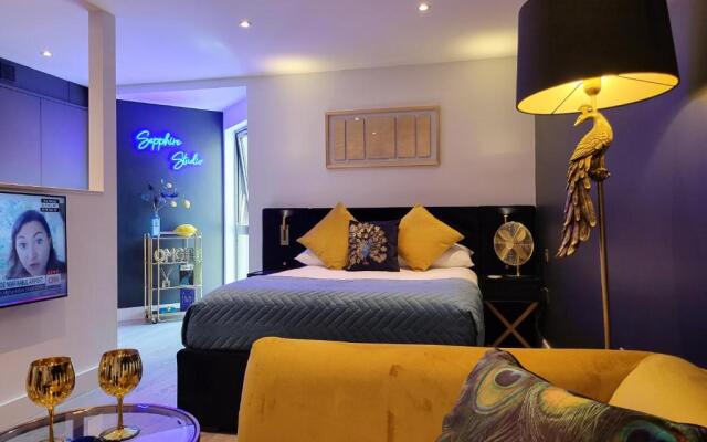 Central Boutique Studio ( With Parking )