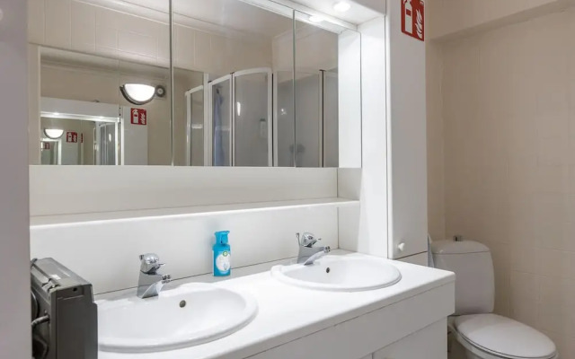 Retreat With Pool Access