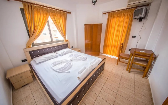 Blue Saranda Hotel