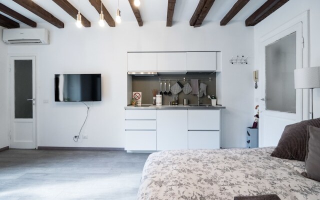 Milano Apartments - Navigli Porta Genova