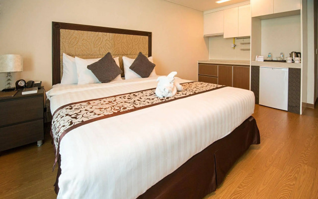 Xenia Hotel Clark - Multi Use Hotel