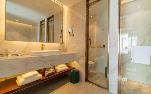 Tongjian Huaxiangtang Resort
