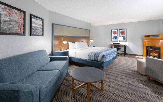 AmericInn by Wyndham North Branch