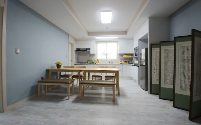 Friends Guesthouse - Hostel