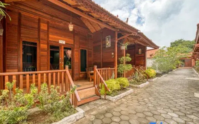 Uli Wood Villa Jimbaran