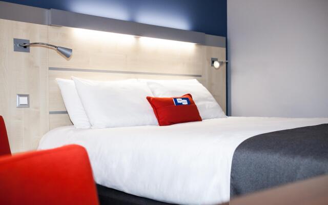 Holiday Inn Express Toulouse Airport, an IHG Hotel