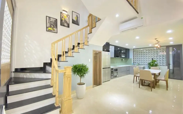 N to M House