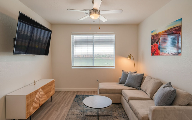 Sleek Stay 4mins to State Farm Stadium