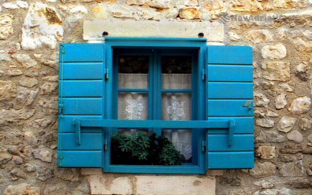 Sea View Apartment Serene, Sleeps 7