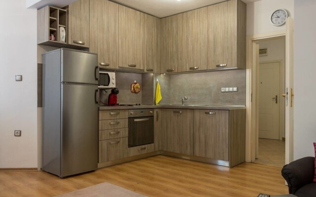 FM Deluxe 2- BDR Apartment - Youth Hill Plovdiv