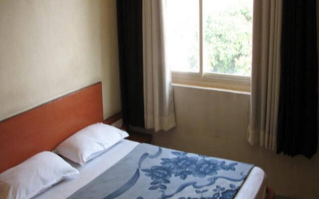 FabHotel Rajdhani I