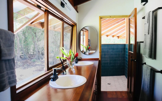 Bocas Beachfront Lodge