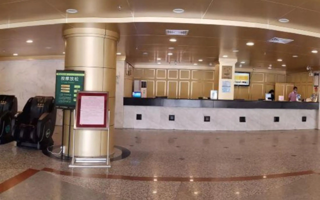 Beihai Seaview Caiyun Hotel (Qiaogang Beach Qiaogang Fengqing Street)