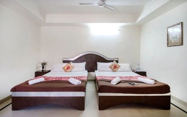 OYO Flagship 49255 Hotel New Simran Palace
