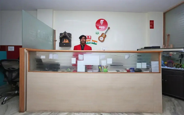 Oyo 4930 Home Stay Em Residency