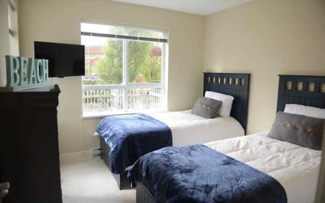 Osprey at Waterscapes by KelownaGo