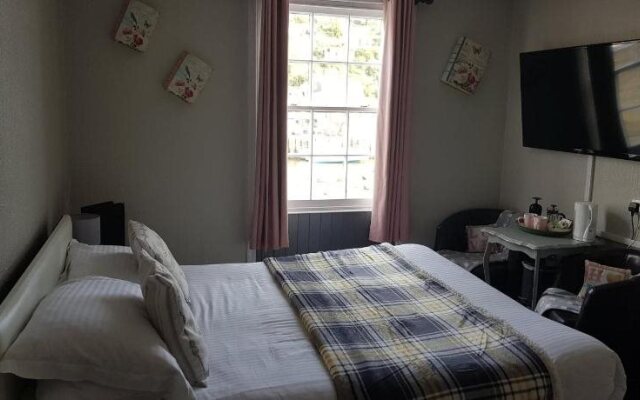 Harbour Moon Inn