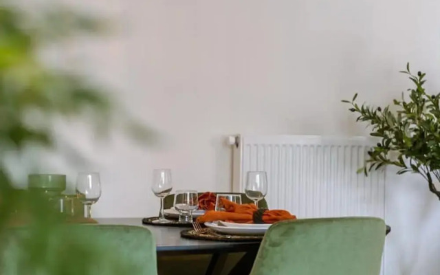 Beautiful Apartment With Parking Close to the sea