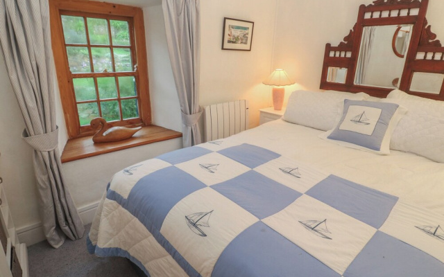 1 Rowes Cottages