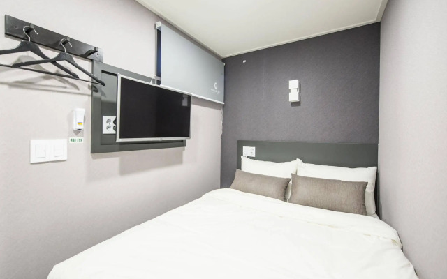 Philstay Myeongdong Metro