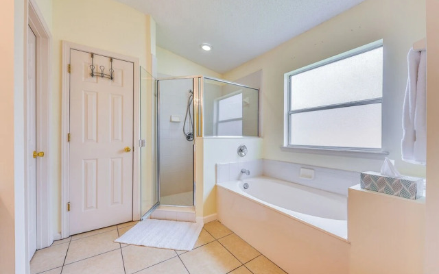 Lovely Family Home w/ Lanai, 6 Mi to Amelia Island