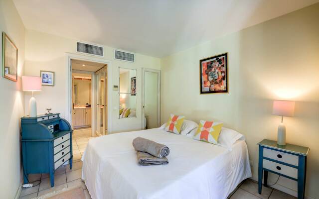 Semiramis at Villa Laurie Mougins