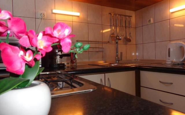 I & S Apartments