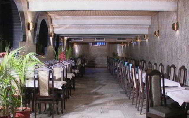 East Lite Hotel