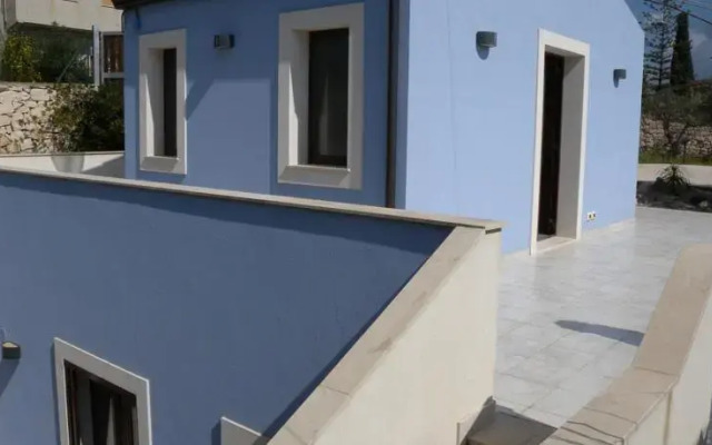 Blu House