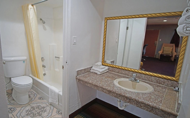 Los Angeles Inn & Suites - LAX