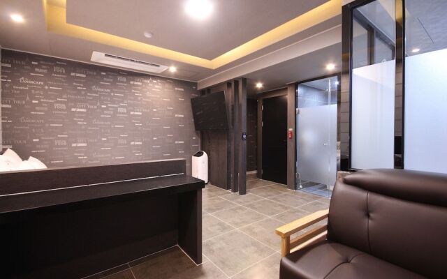 Louis Hotel