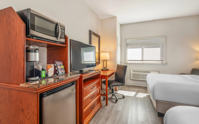 Comfort Inn & Suites Thousand Islands Harbour District