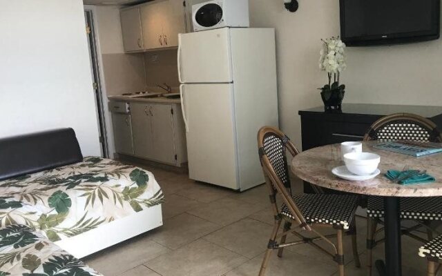 Crystal Beach Motor Inn