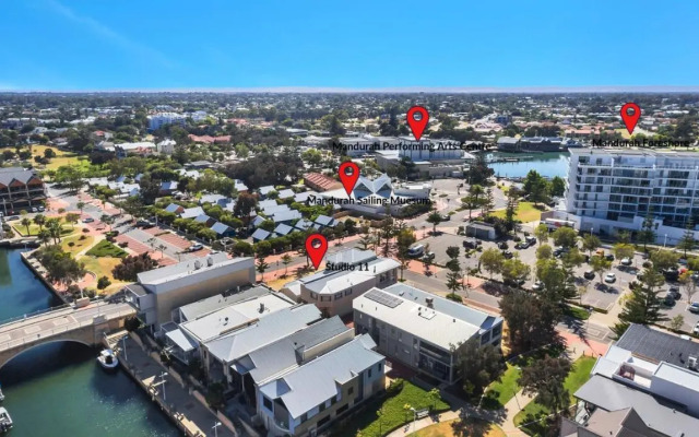 Studio 11 Mandurah Marina