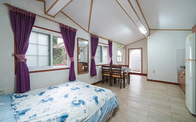 Yeosu Blue Sky Galaxy Pension