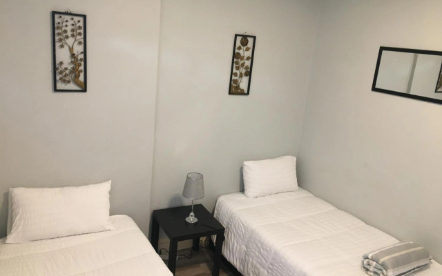 Highrise Windhoek apartment with skyline view, pool and gym