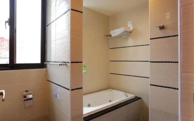 Tan Hui Modern Hotel