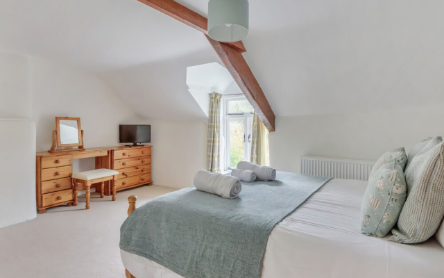 Middle Dean Farmhouse