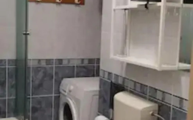 1 bedroom flat 15 minutes from the sea and downtown
