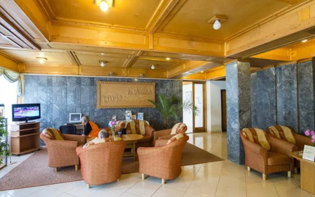 Service 4 You Apartments